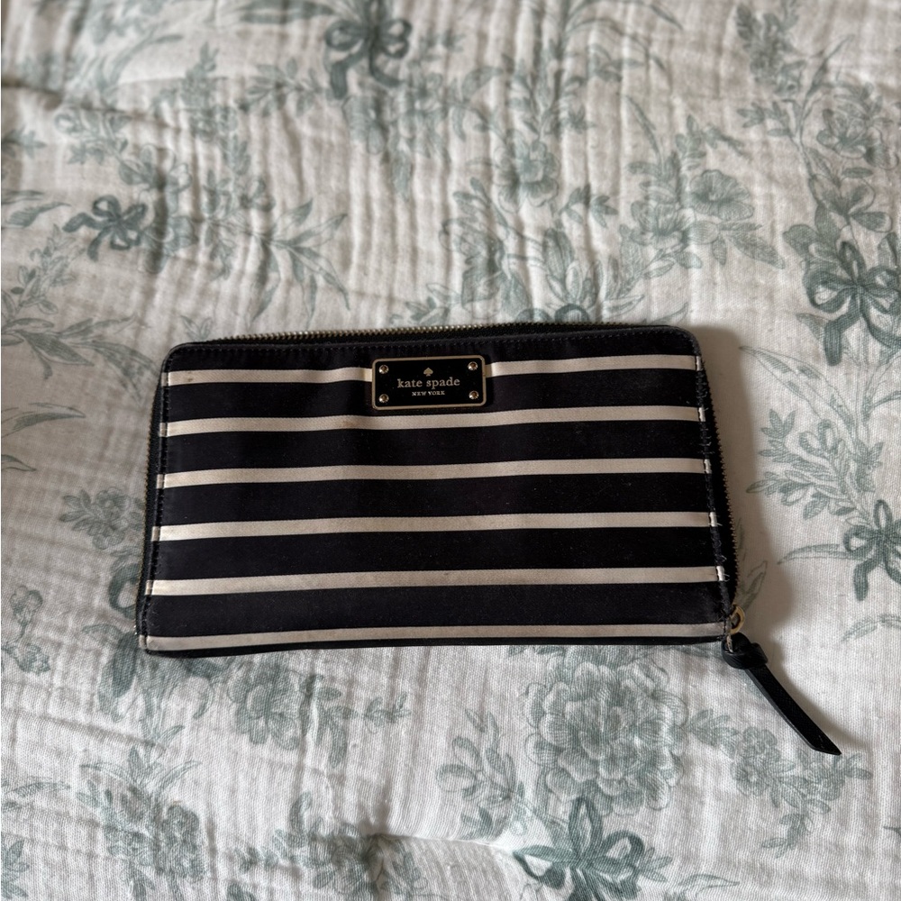 Kate Spade Neda Wilson Road French Black Multi Stripe Zip Wallet
